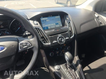 2017 Ford Focus SEL Sedan – miniatura 11