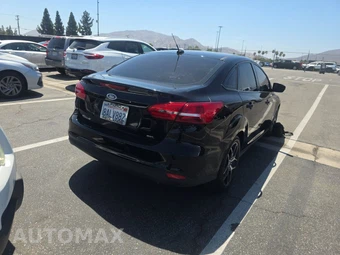 2017 Ford Focus SEL Sedan – miniatura 4