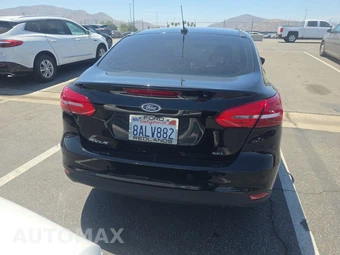 2017 Ford Focus SEL Sedan – miniatura 5