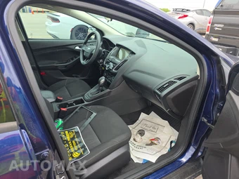 2017 Ford Focus SEL Sedan – miniatura 8