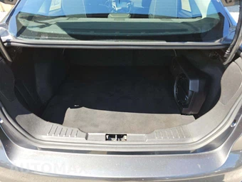 2017 Ford Focus SEL Sedan - miniatura 11