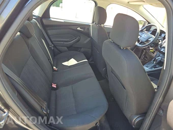 2017 Ford Focus SEL Sedan - miniatura 13