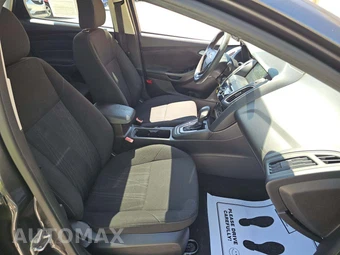2017 Ford Focus SEL Sedan - miniatura 15