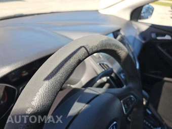 2017 Ford Focus SEL Sedan - miniatura 18