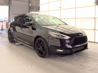 2017 Ford Focus ST Hatchback - miniatura 3