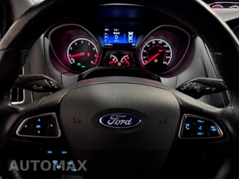 2017 Ford Focus ST Hatchback - miniatura 12