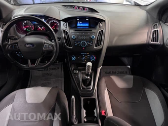 2017 Ford Focus ST Hatchback - miniatura 13