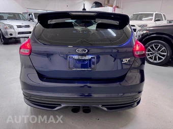 2017 Ford Focus ST Hatchback - miniatura 4
