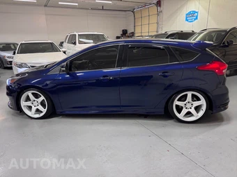2017 Ford Focus ST Hatchback - miniatura 6