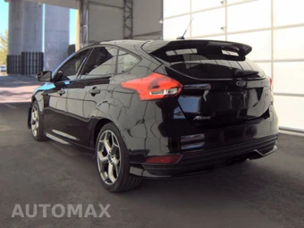 2017 Ford Focus ST Hatchback – miniatura 6
