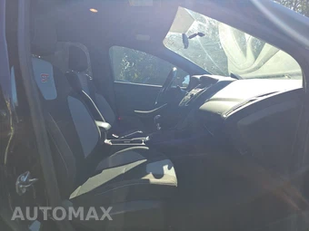 2017 Ford Focus ST Hatchback – miniatura 8