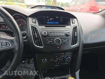 2017 Ford Focus ST Hatchback – miniatura 10