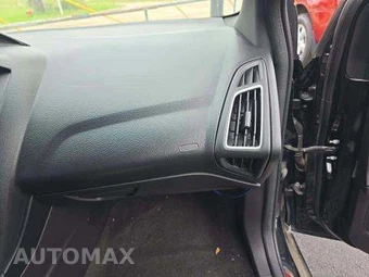 2017 Ford Focus ST Hatchback – miniatura 19