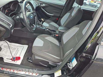 2017 Ford Focus ST Hatchback – miniatura 6