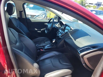2017 Ford Focus Titanium Hatchback – miniatura 16