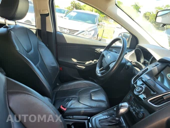 2017 Ford Focus Titanium Hatchback – miniatura 18