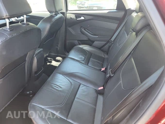 2017 Ford Focus Titanium Hatchback – miniatura 27