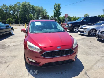 2017 Ford Focus Titanium Hatchback – miniatura 7
