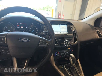 2017 Ford Focus Titanium Sedan – miniatura 11