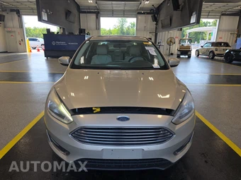 2017 Ford Focus Titanium Sedan – miniatura 2