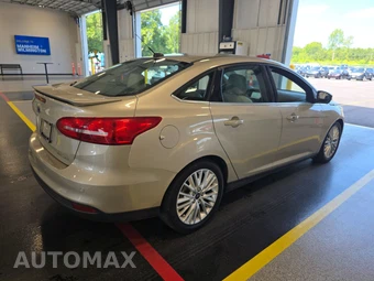 2017 Ford Focus Titanium Sedan – miniatura 4