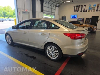2017 Ford Focus Titanium Sedan – miniatura 6