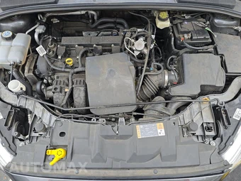 2017 Ford Focus Titanium Sedan - miniatura 15