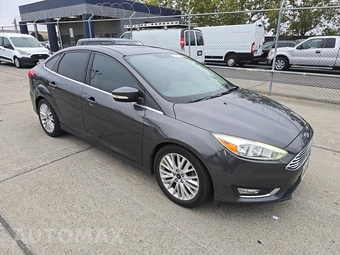 2017 Ford Focus Titanium Sedan - miniatura 3