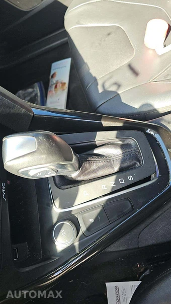 2017 Ford Focus Titanium Sedan - miniatura 35