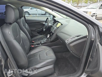 2017 Ford Focus Titanium Sedan - miniatura 8