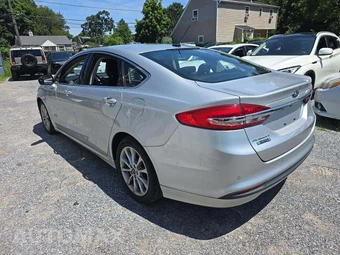 2017 Ford Fusion Energi SE - miniatura 2