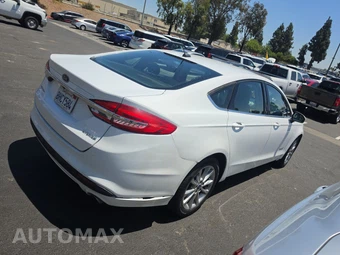 2017 Ford Fusion Hybrid S – miniatura 4