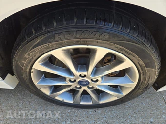 2017 Ford Fusion Hybrid SE - miniatura 11