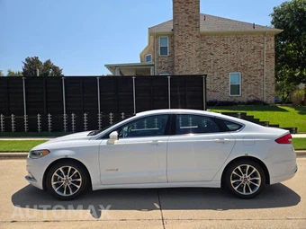 2017 Ford Fusion Hybrid SE - miniatura 5