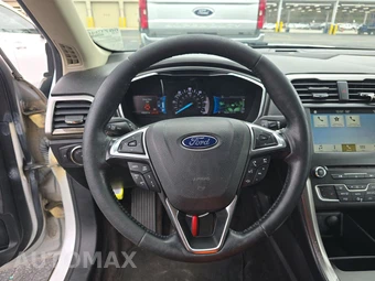 2017 Ford Fusion Hybrid SE – miniatura 10