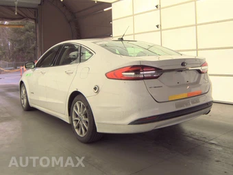 2017 Ford Fusion Hybrid SE – miniatura 6