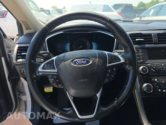 2017 Ford Fusion Hybrid SE – miniatura 10