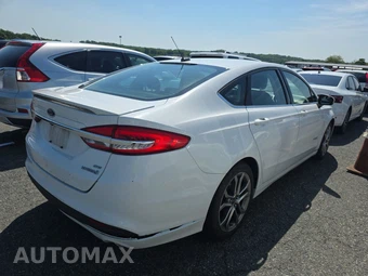 2017 Ford Fusion Hybrid SE – miniatura 4