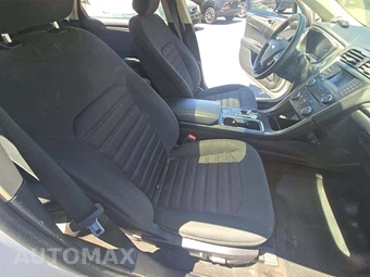 2017 Ford Fusion Hybrid SE – miniatura 15