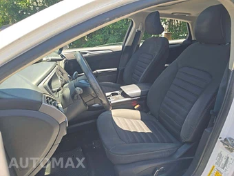 2017 Ford Fusion Hybrid SE – miniatura 3