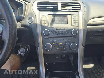 2017 Ford Fusion Hybrid SE – miniatura 7