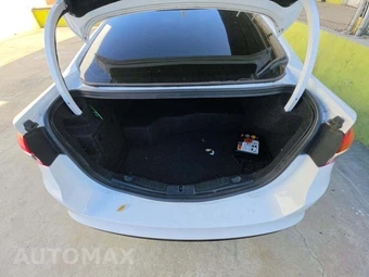 2017 Ford Fusion Hybrid Titanium - miniatura 14