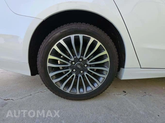 2017 Ford Fusion Hybrid Titanium - miniatura 29