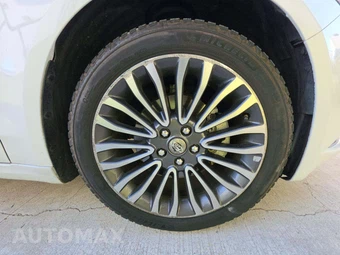 2017 Ford Fusion Hybrid Titanium - miniatura 32