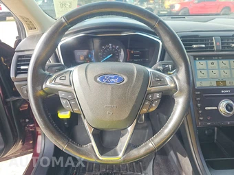 2017 Ford Fusion Hybrid Titanium - miniatura 10