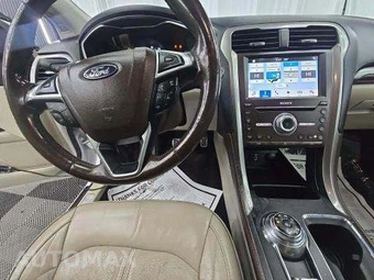 2017 Ford Fusion Platinum - miniatura 10