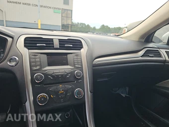 2017 Ford Fusion S – miniatura 11