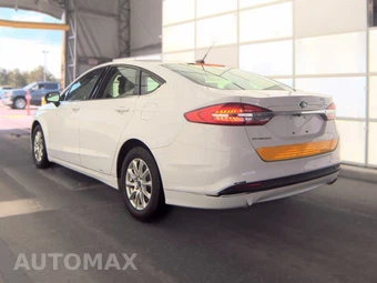 2017 Ford Fusion S – miniatura 6