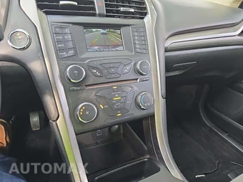 2017 Ford Fusion S – miniatura 10