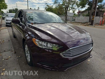 2017 Ford Fusion S – miniatura 4